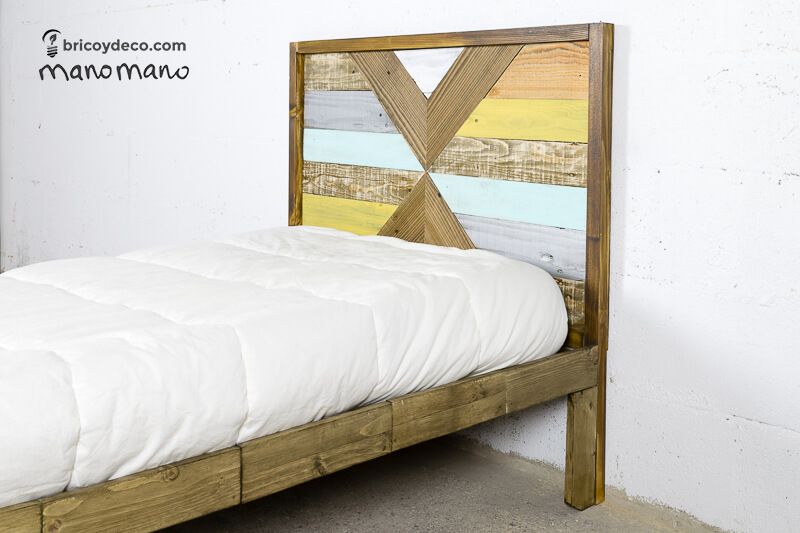 Pallet wood store bed base
