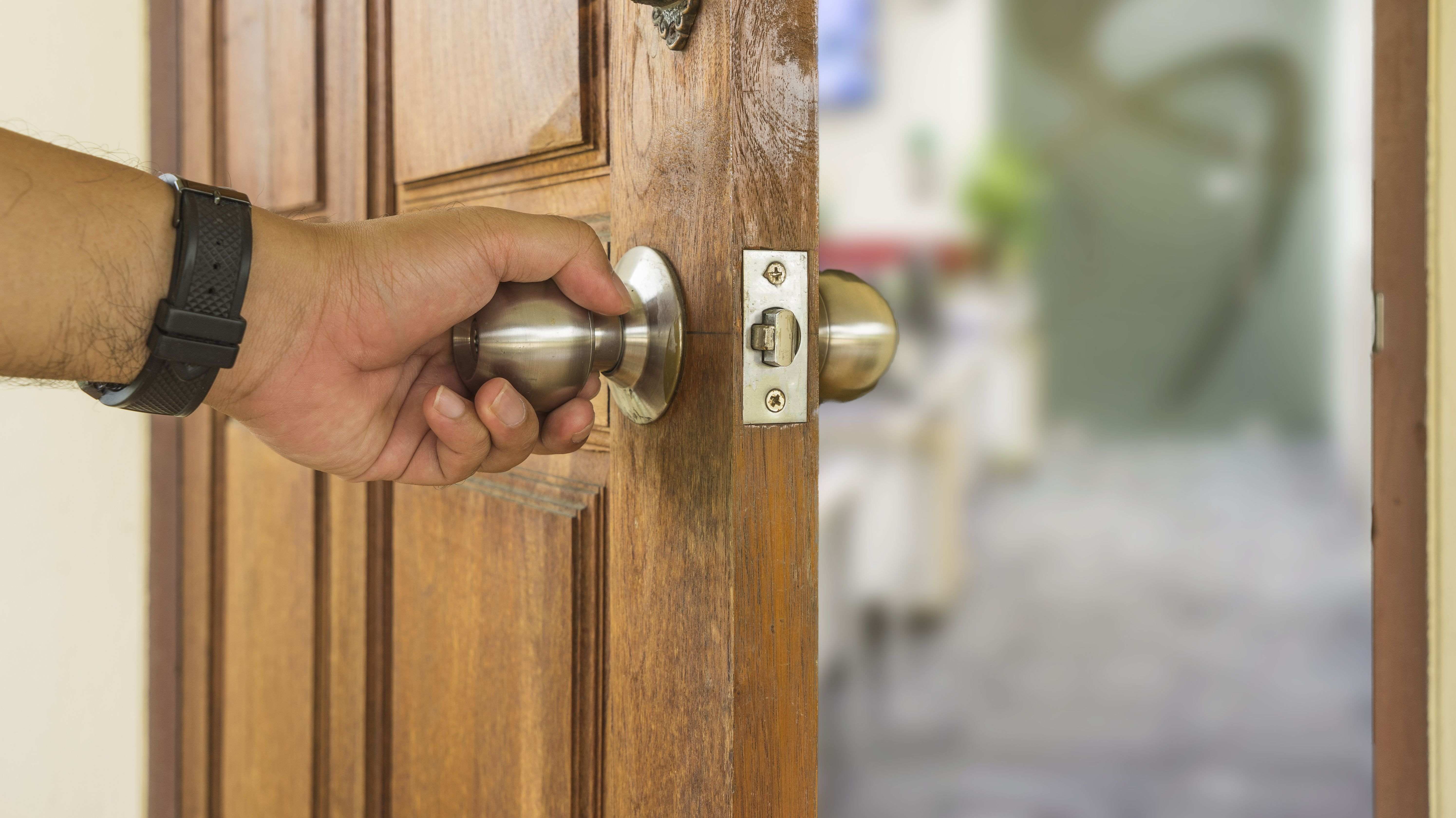 Protéger son habitation avec des portes d'entrée sécurisées - La Maison Des  Travaux