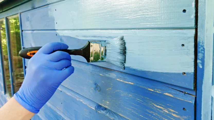¿Cómo elegir la pintura o protector para madera exterior?