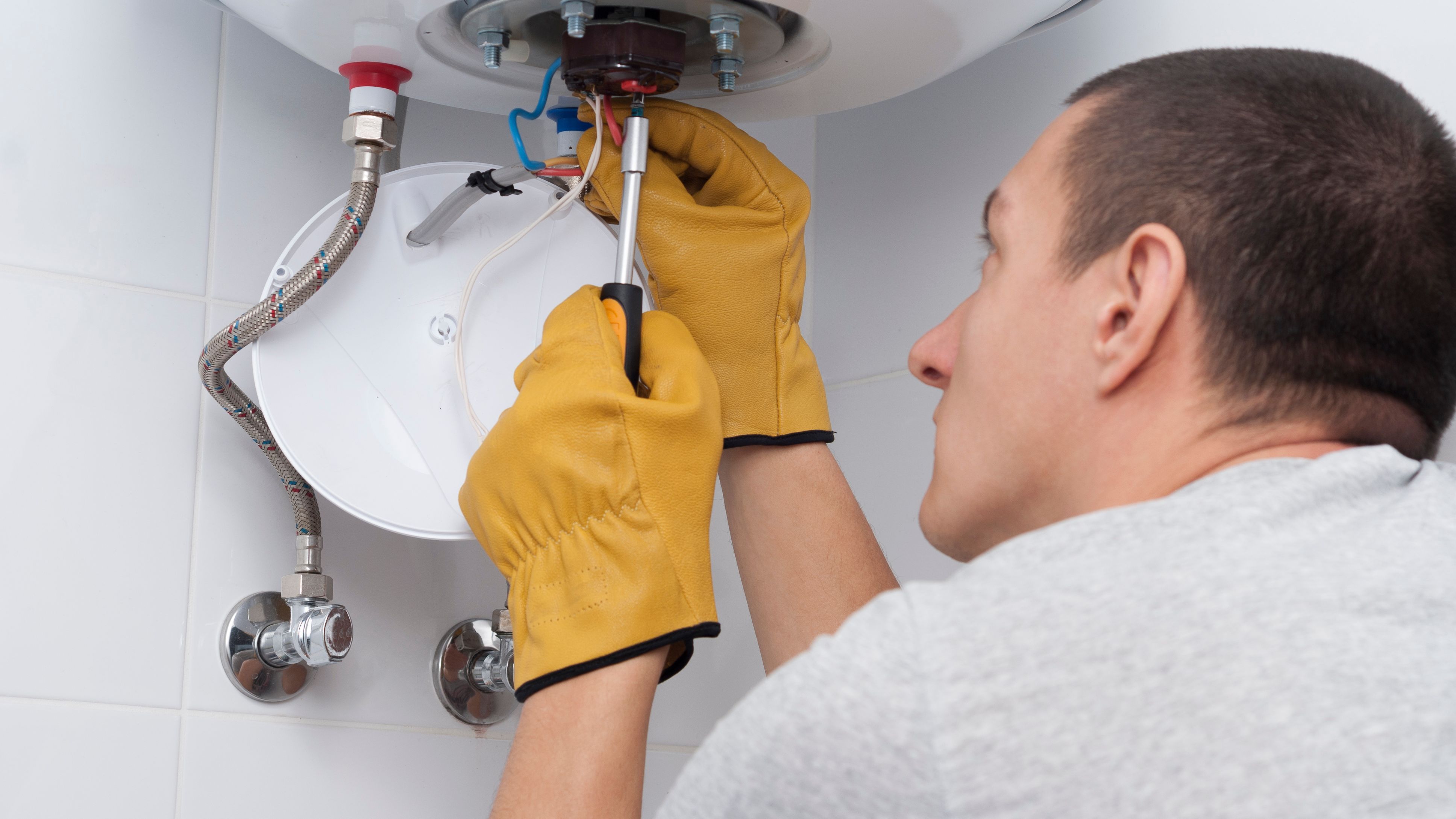 Come riarmare la sicurezza termica di uno scaldacqua elettrico