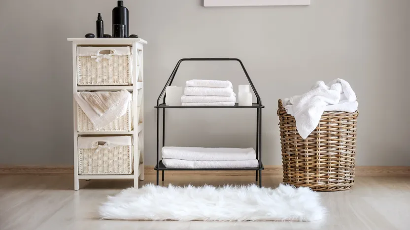 Ripiani e contenitori per la doccia del bagno: come scegliere