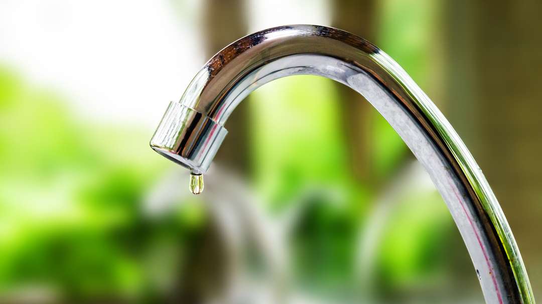 How to repair a leaking mixer tap