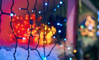 ¿Cómo elegir guirnaldas luminosas para decoraciones navideñas?
