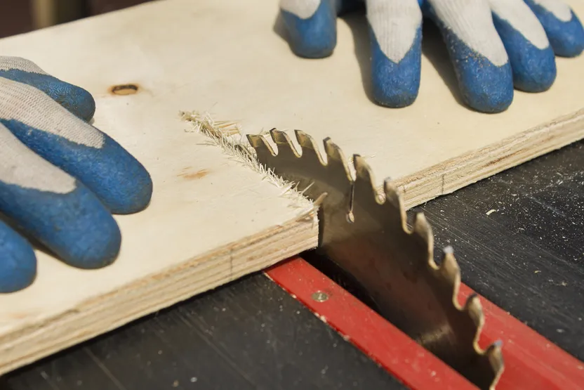 How to use a table saw to cut plywood