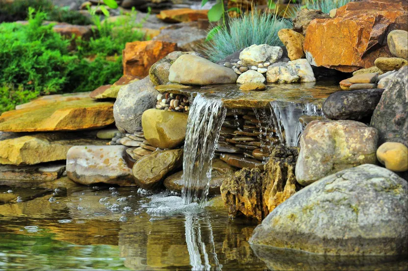 Come fare un laghetto da giardino con cascata