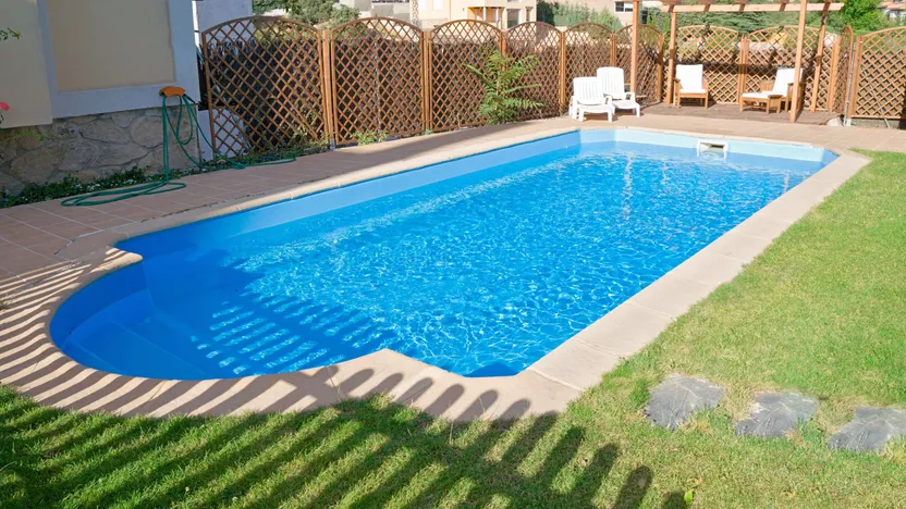 ¿Cómo elegir una piscina enterrada?
