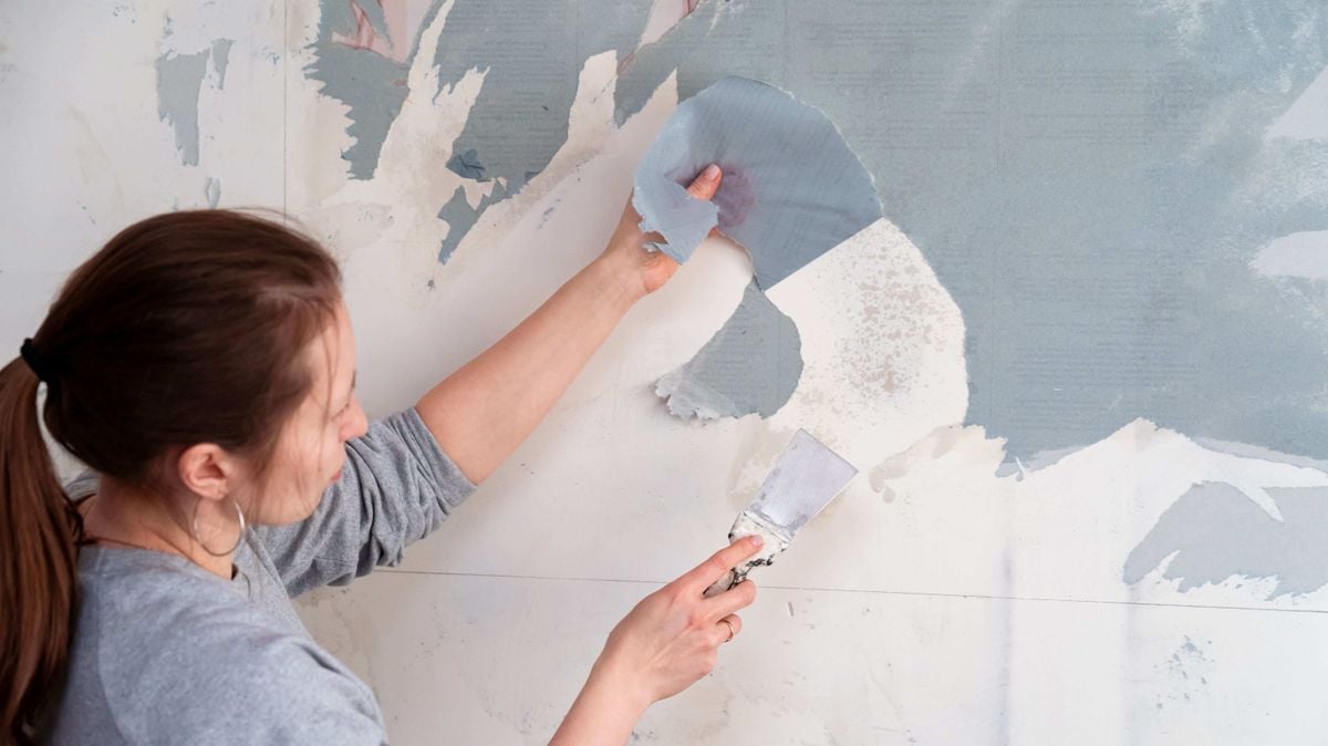 How to strip wallpaper