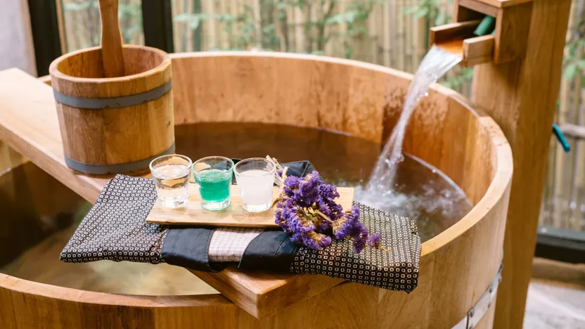 Baño japonés: entre la pureza y las flores de cerezo