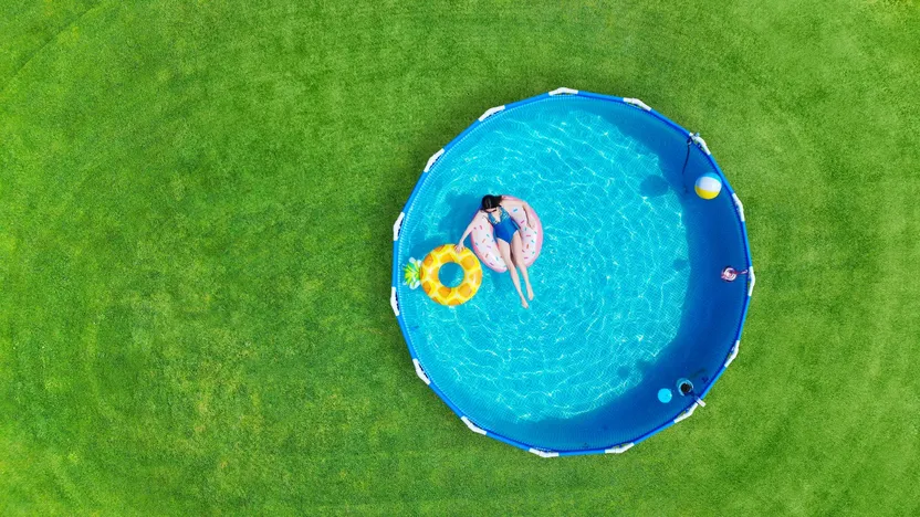 Cosa mettere sotto una piscina fuori terra