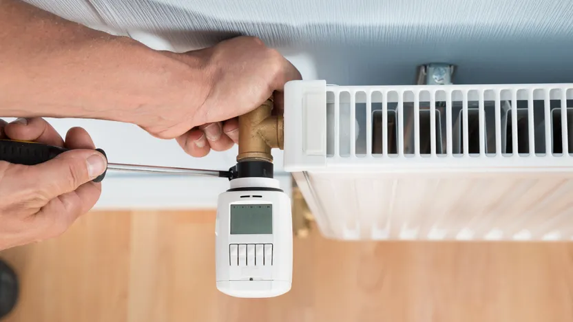 ¿Cómo instalar una válvula termostática para el radiador?