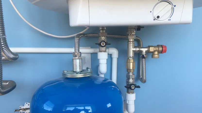 Come cambiare o installare uno scaldacqua elettrico