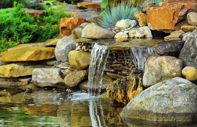 Comment faire un bassin de jardin avec cascade