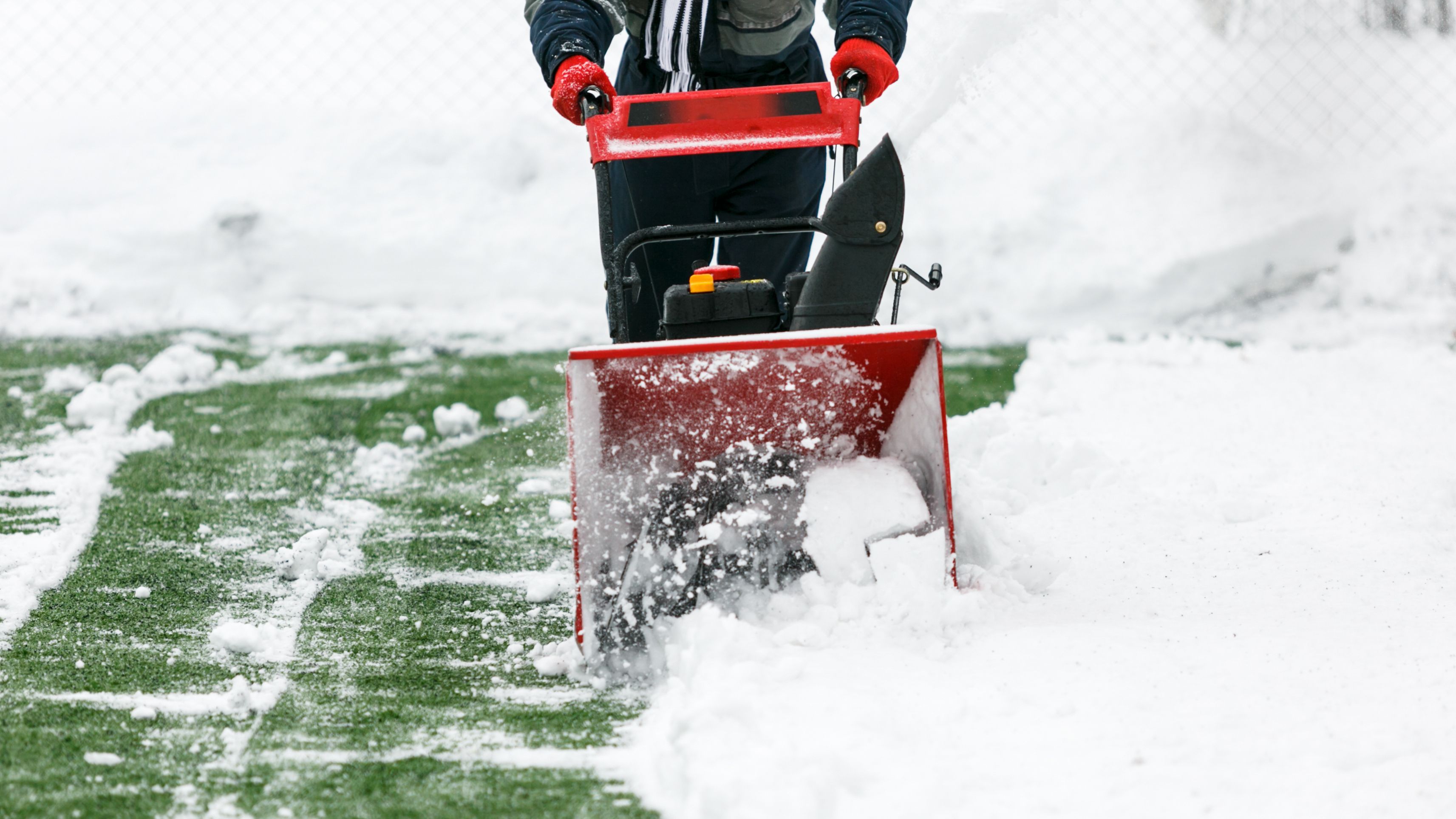 Quelle pelle à neige choisir pour bien déneiger ?