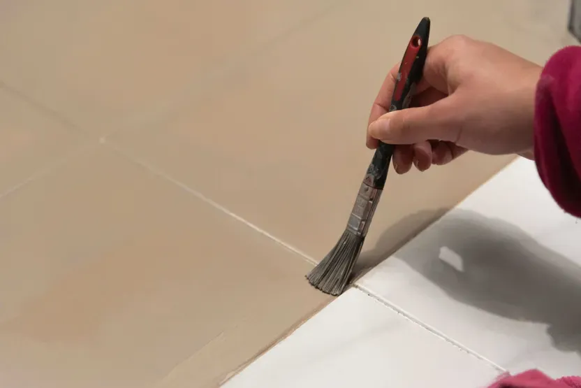 ¿Cómo pintar el suelo de un baño?