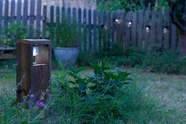 Eine Solarlampe aus Paletten bauen: So geht’s