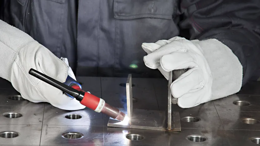 Comment choisir ses gants de soudeur