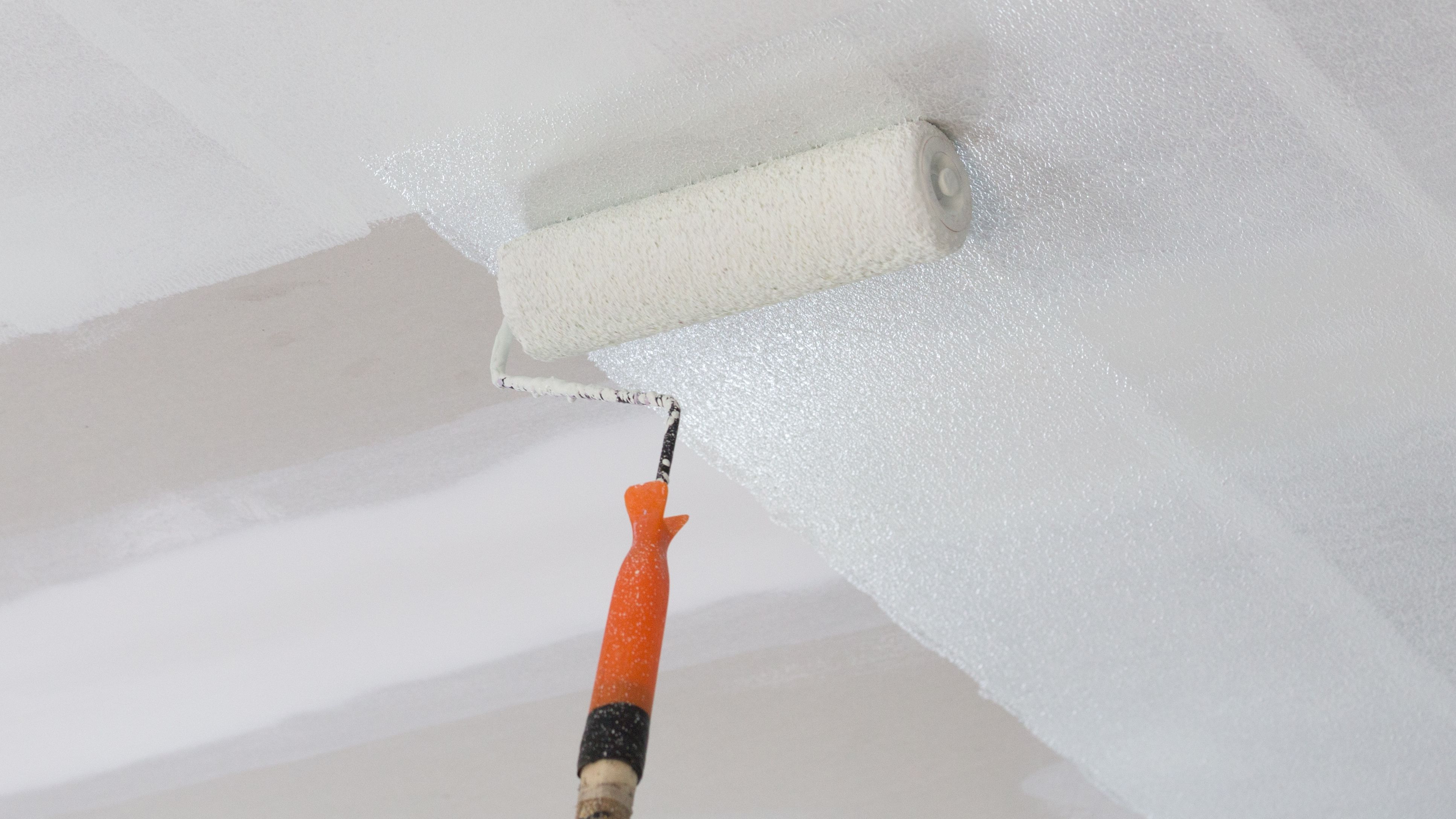 Comment peindre un plafond placo plâtre ?