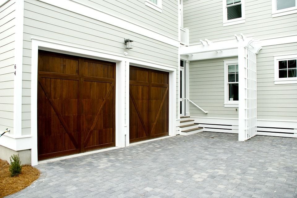 Porte de garage pour votre maison - Consultez ici