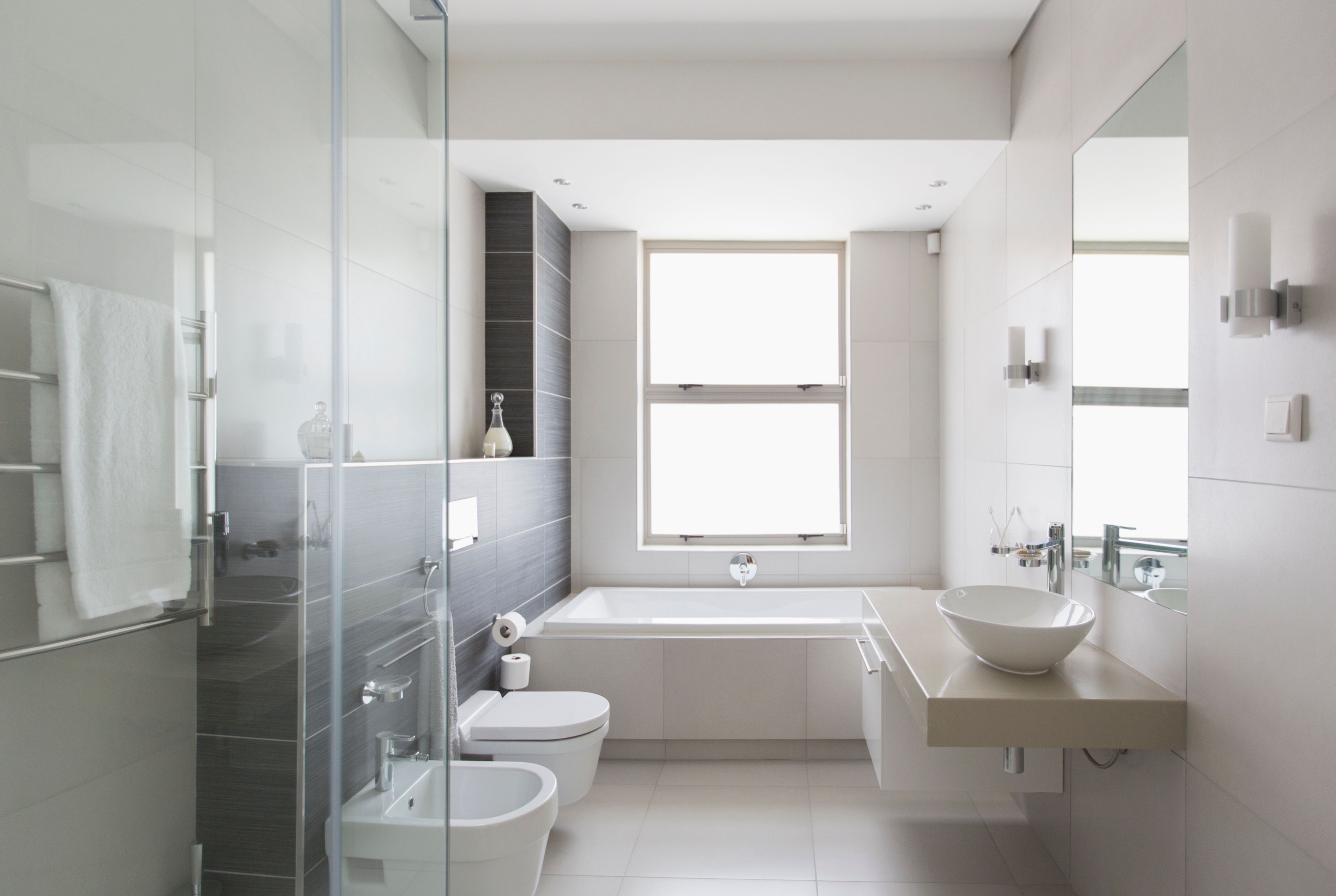 9 exemples de meubles fonctionnels pour salle de bain