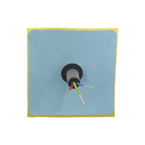 Membrane adhésive passe-conduit 150 x 150 mm – Étanchéité pour câbles 16/20/25 mm – Élimine les ponts thermiques – Efficacité énergétique – BLM