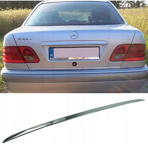 Mercedes Classe E W210 Berline GARNITURE CHROMÉE POUR CAPOT