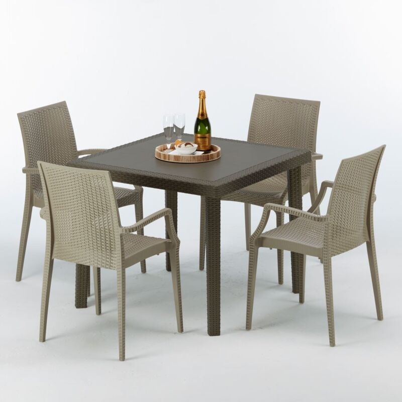 

Mesa Cuadrada Marrón 90x90 cm y 4 Sillas De Colores Brown Passion | Bistrot Arm Beige Juta