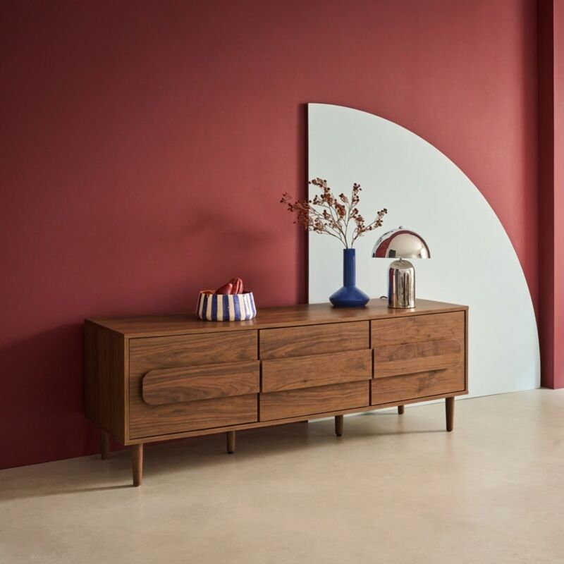 Sweeek – Meuble TV vintage 150cm en bois d'hévéa – 3 portes avec rangements – Style rétro pour salon – Étagères ajustables