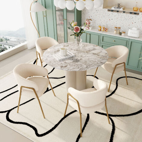 Meubles Cosy – Lot de 4 chaises salle à manger avec accoudoirs – Revêtement en peau de mouton blanc – Pieds en métal plaqué or – Confort optimal