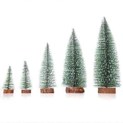 Mini sapin de Noël, petits sapins de pin sur socle en bois, décoration de bureau.