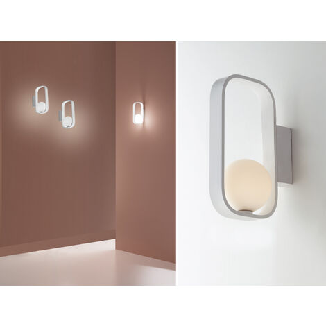 Minimalistische Wandleuchte ROXY Weiß mit Opal Glaskugel, Höhe 24cm