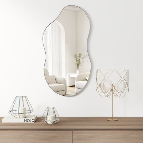 Miroir mural de forme inhabituelle avec une touche d'art moderne