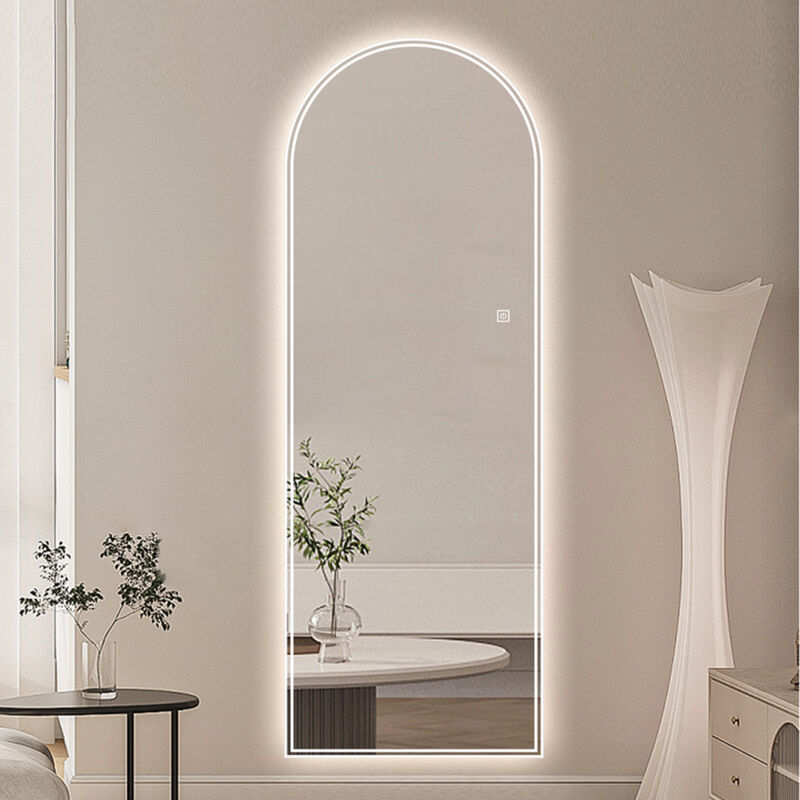 Miroir sur pied arqué de 165 x 50 cm avec éclairage LED, intensité variable et trois couleurs. Ce grand miroir est idéal pour une chambre ou un