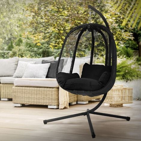 Fauteuil suspendu et balancelle : 15 modèles pour décompresser au jardin !