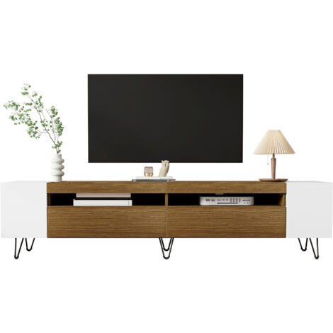 Moderno mueble de TV de 180 cm con patas de hierro blanco y compartimentos laterales abiertos para guardar y organizar objetos en el salón o espacios similares.