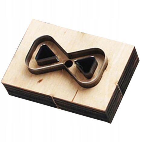 Moldes para manualidades de madera y cuero con herramientas
