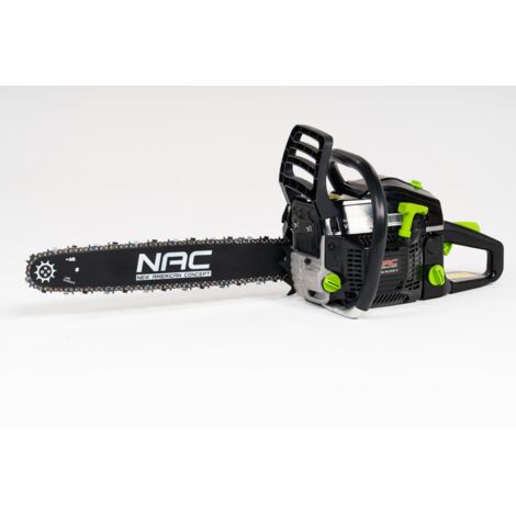 Motosierra a gasolina NAC CST52-45-01AC-V, motor de 2,1 kW, espada de 45 cm, sistema antivibración, ideal para trabajos forestales y de jardinería profesional.
