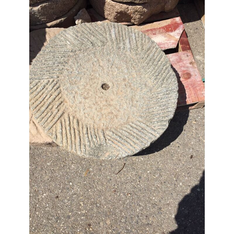 

Muela de piedra antigua, medidas sortidas