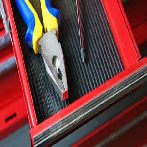 Nastro in gomma antiscivolo a coste rigato per rivestimento cassette - Lunghezza: 1 metro - Larghezza: 50mm