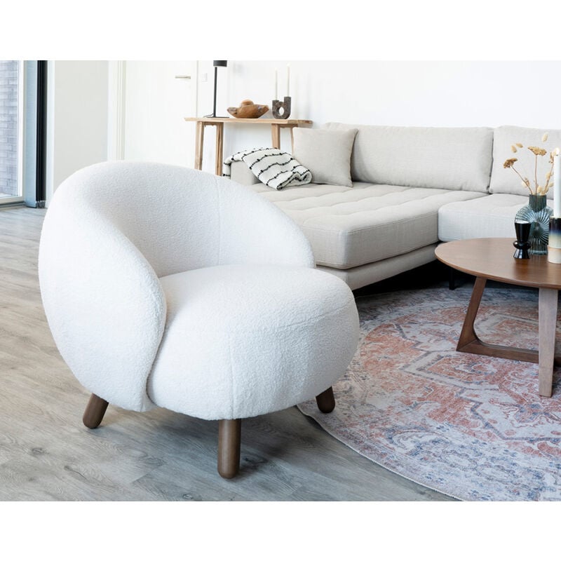 Lisa Design - Nayeli - fauteuil avec pieds en bois d'hévéa - en tissu bouclette - blanc