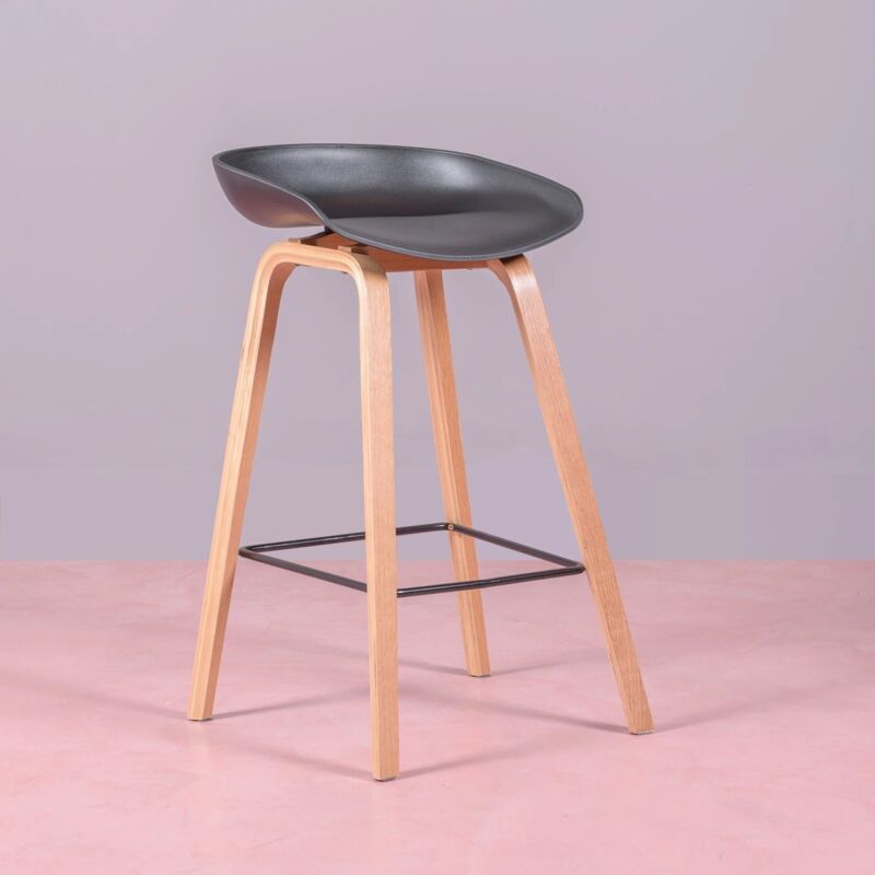 Tabouret nordique pieds en bois - Daxer - Noir - Nest Dream