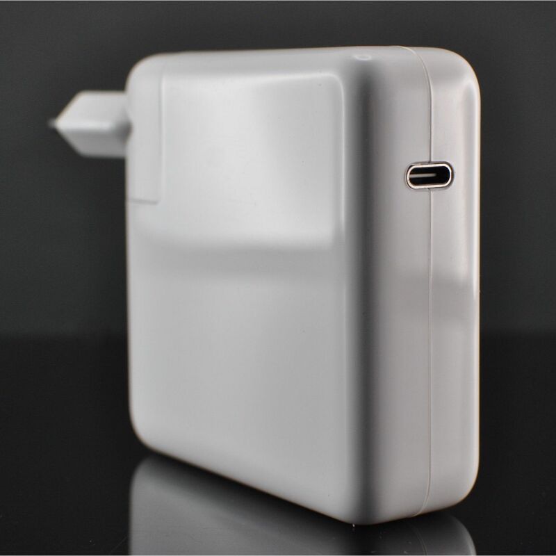 

NUEVO CARGADOR USB-C 87W PARA PORTATIL APPLE MacBook Pro 15 pulgadas (COMPATIBLE)