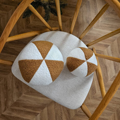 Oreiller SOFT LOOP  petite boule blanche et caramel