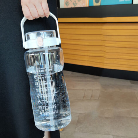 Outdoor-Sport-Trinkflasche aus Kunststoff, großes Fassungsvermögen 2000 ml, mit Doppelstrohhalm und Zeitmarkierung, Weiß