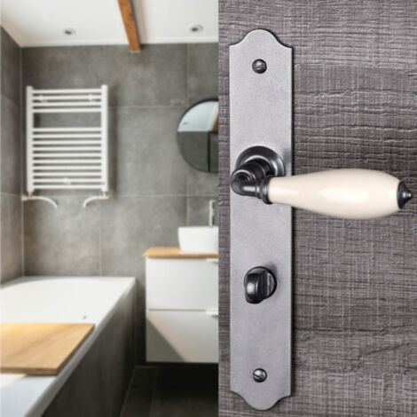 Ouvre&Deco – Poignées de porte RUSTICA – Lot de 2 – Fer patiné – Entraxe 195 mm – Béquille en porcelaine beige – Verrou de condamnation