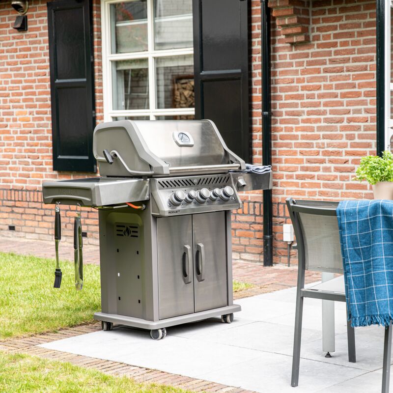 Napoleon - Pack Barbecue à gaz Rogue se 425 rsib - Inox + Plancha