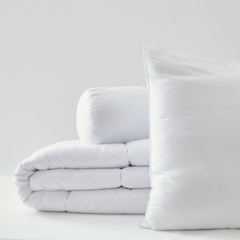 Pack Couette Blanrêve 140 x 200 cm + oreiller 60 x 60 + polochon 90 Gamme Microfibre 'Douceur' traité Anti Acarien Soft & care