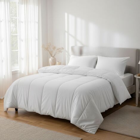 Pack couette tempérée mi-saison et oreiller anti-acariens 240x220 cm