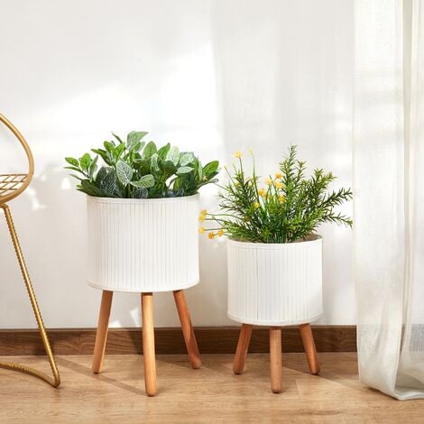 Cache pot sur pied pour une déco scandinave