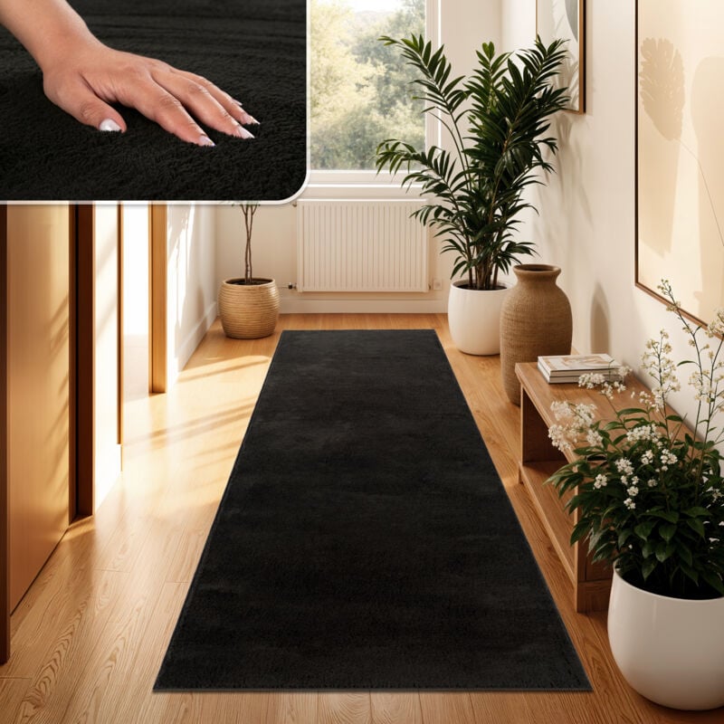 Tapis Moderne Salon à Poils Courts Lavable Doux Uni Effet Fourrure Antidérapant Noir, 100x200 cm - Paco Home