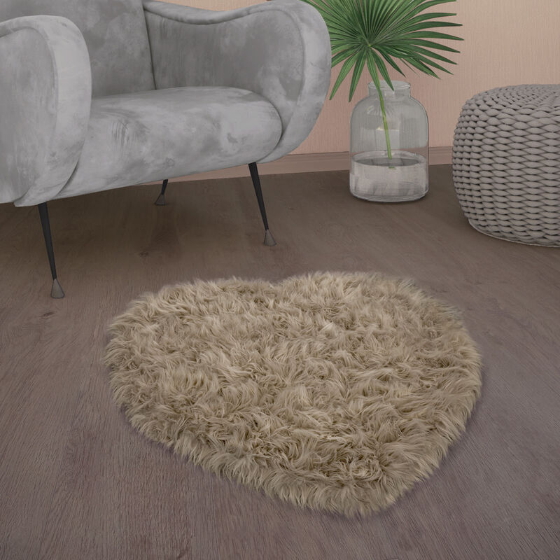 Tapis De Salon Fausse Fourrure Imitation Shaggy Coussins De Sol Forme Cœur Rond Beige, 80x75 cm Forme de coeur - Paco Home